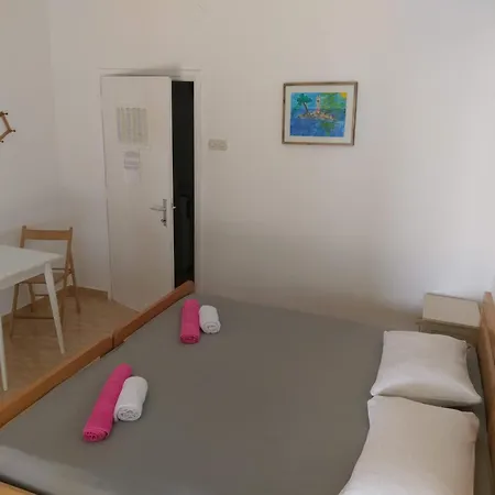 Apartment Marija Sveta Nedelja (Hvar)