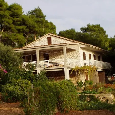 Marija * Sveta Nedelja (Hvar)